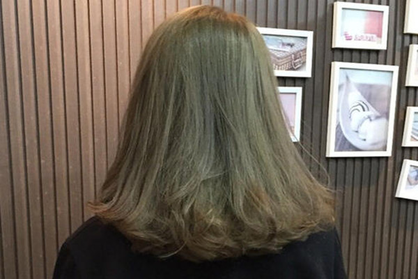 亞麻青灰色要漂嗎 亞麻青灰色適合什么膚質 亞麻青灰色要漂嗎 亞麻青灰色適合什么膚質