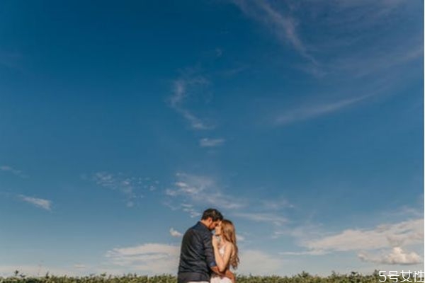 前妻還接電話(huà)意味著什么 挽回前妻的方法與忌諱 前妻還接電話(huà)意味著什么 挽回前妻的方法與忌諱