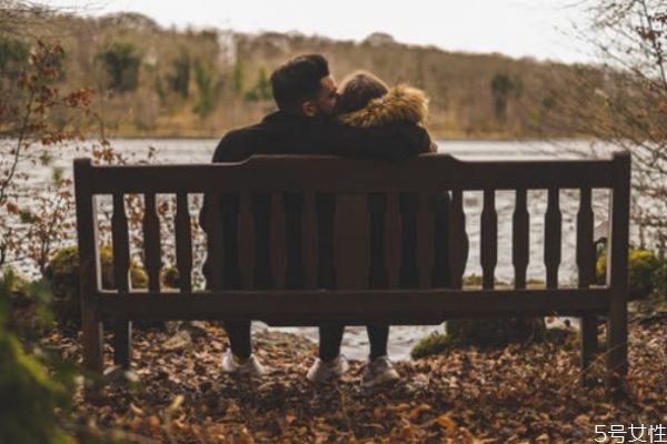 前妻還接電話(huà)意味著什么 挽回前妻的方法與忌諱 前妻還接電話(huà)意味著什么 挽回前妻的方法與忌諱