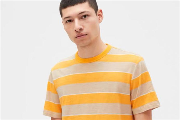 條紋t恤什么顏色好看 條紋t恤流行什么顏色 條紋t恤什么顏色好看 條紋t恤流行什么顏色