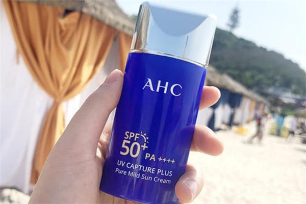 ahc小藍(lán)瓶防曬霜怎么樣 ahc小藍(lán)瓶防曬霜敏感肌能用嗎 ahc小藍(lán)瓶防曬霜怎么樣 ahc小藍(lán)瓶防曬霜敏感肌能用嗎