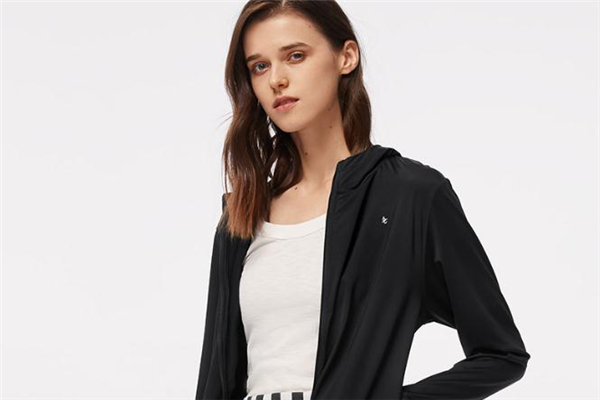 蕉下防曬衣透氣嗎 蕉下防曬衣好還是安美拉 蕉下防曬衣透氣嗎 蕉下防曬衣好還是安美拉