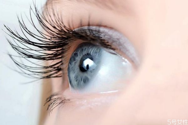 燙睫毛對睫毛有損傷嗎 燙了睫毛怎么恢復(fù)原狀 燙睫毛對睫毛有損傷嗎 燙了睫毛怎么恢復(fù)原狀