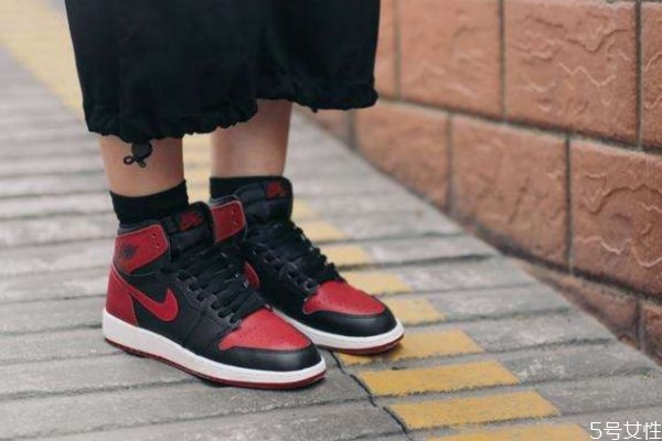 穿aj怎么搭配 穿aj的搭配方法有什么 穿aj怎么搭配 穿aj的搭配方法有什么