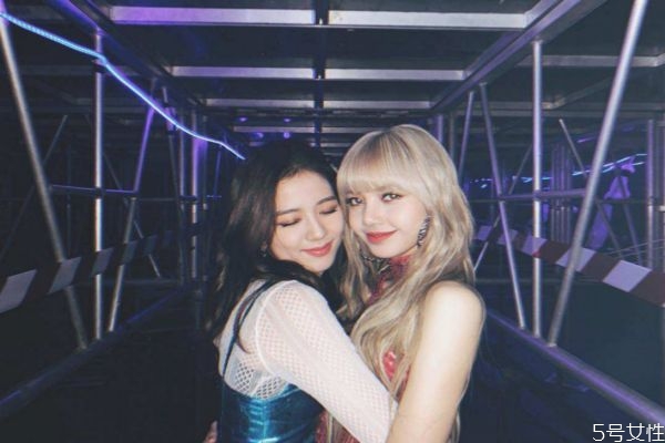 干性皮膚還長(zhǎng)痘痘怎么辦 干性皮膚長(zhǎng)痘痘怎么調(diào)理 干性皮膚還長(zhǎng)痘痘怎么辦 干性皮膚長(zhǎng)痘痘怎么調(diào)理