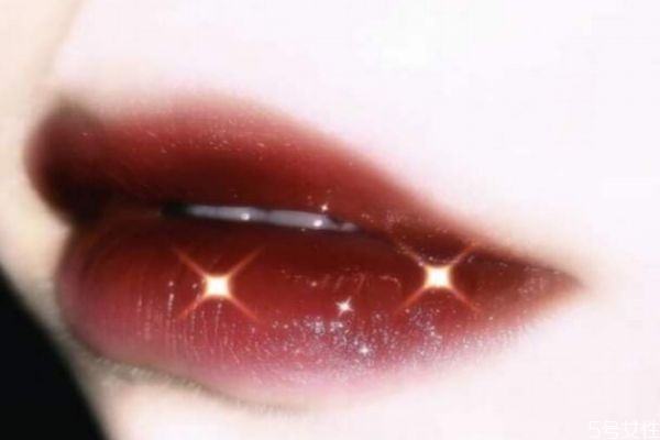 半永久紋唇后幾天消腫 半永久唇多久恢復(fù)自然 半永久紋唇后幾天消腫 半永久唇多久恢復(fù)自然