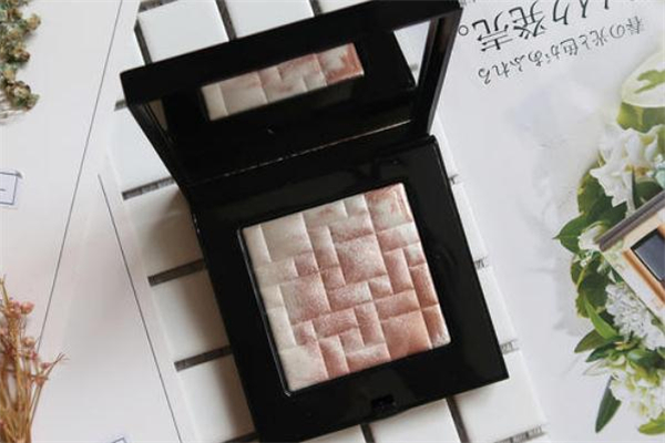 芭比波朗五花肉高光真假辨別 芭比波朗五花肉高光怎么用 芭比波朗五花肉高光真假辨別 芭比波朗五花肉高光怎么用