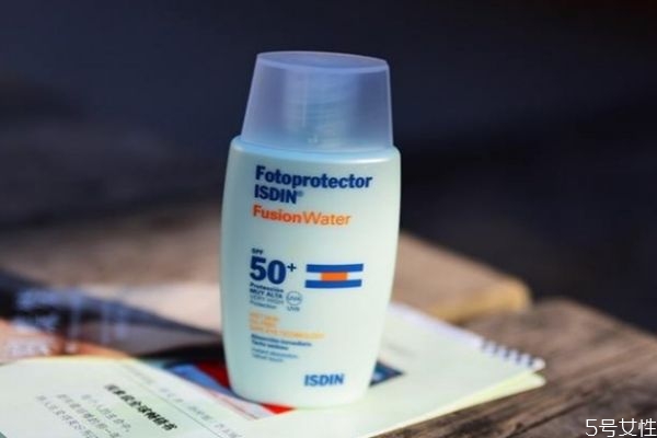 我們?yōu)槭裁匆罆?防曬的好處有什么 我們?yōu)槭裁匆罆?防曬的好處有什么