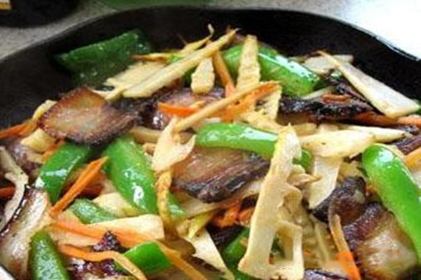 草菇燒筍怎么做好吃 草菇燒筍的做法 草菇燒筍怎么做好吃 草菇燒筍的做法