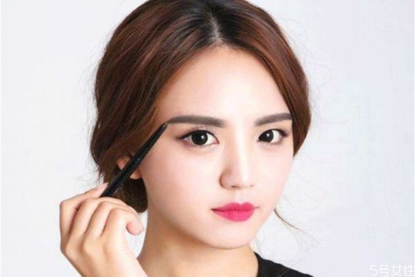 紋眉后幾天可以洗澡 紋眉后洗頭洗澡妙招 紋眉后幾天可以洗澡 紋眉后洗頭洗澡妙招