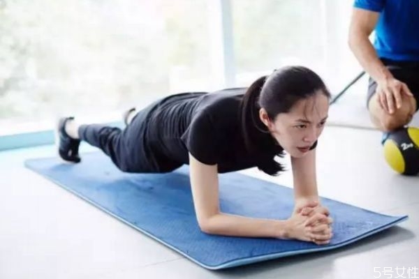 平板支撐可以瘦肚子嗎 平板支撐瘦肚子有效嗎 平板支撐可以瘦肚子嗎 平板支撐瘦肚子有效嗎