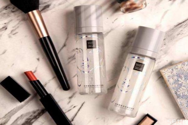 瑪麗黛佳流光細閃噴霧怎么用 流光細閃噴霧使用方法 瑪麗黛佳流光細閃噴霧怎么用 流光細閃噴霧使用方法
