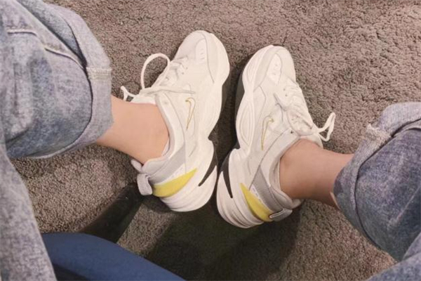 耐克m2k配什么褲子好看 耐克m2k怎么搭配褲子 耐克m2k配什么褲子好看 耐克m2k怎么搭配褲子