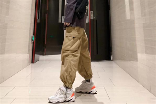耐克m2k配什么褲子好看 耐克m2k怎么搭配褲子 耐克m2k配什么褲子好看 耐克m2k怎么搭配褲子
