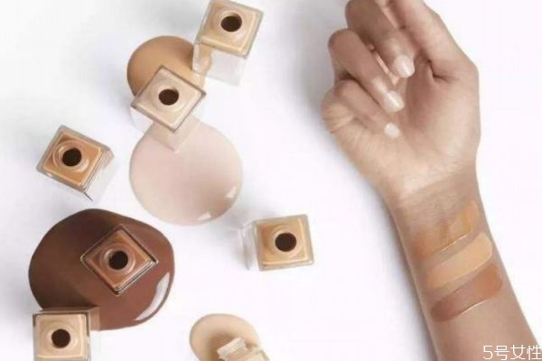 粉底液使用太多會傷害皮膚嗎 粉底液對皮膚傷害大嗎 粉底液使用太多會傷害皮膚嗎 粉底液對皮膚傷害大嗎