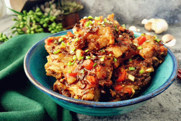 香菇蒸排骨怎么做好吃 香菇蒸排骨的做法 香菇蒸排骨怎么做好吃 香菇蒸排骨的做法