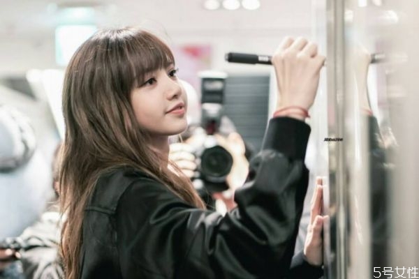 皮膚緊繃是怎么回事 皮膚緊是什么原因 皮膚緊繃是怎么回事 皮膚緊是什么原因