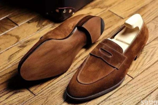 樂(lè)福鞋應(yīng)該怎么搭配 樂(lè)福鞋搭配技巧 樂(lè)福鞋應(yīng)該怎么搭配 樂(lè)福鞋搭配技巧