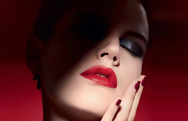 唇形不好看涂口紅的方法 唇形不好看涂口紅的技巧 唇形不好看涂口紅的方法 唇形不好看涂口紅的技巧