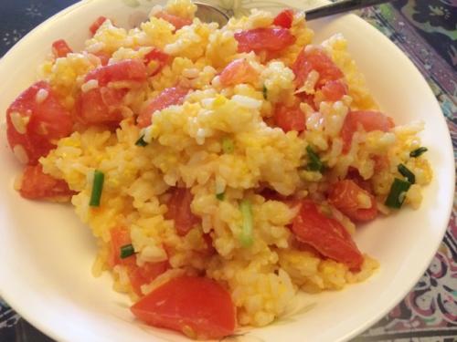 番茄炒飯怎么做好吃 番茄炒飯的做法 番茄炒飯怎么做好吃 番茄炒飯的做法