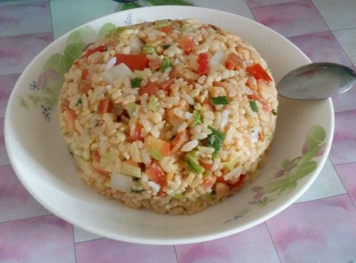 番茄炒飯怎么做好吃 番茄炒飯的做法 番茄炒飯怎么做好吃 番茄炒飯的做法