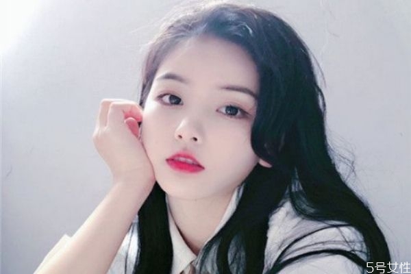 頭發(fā)漂過(guò)還能拉直嗎 水潤(rùn)拉直能保持多久 頭發(fā)漂過(guò)還能拉直嗎 水潤(rùn)拉直能保持多久