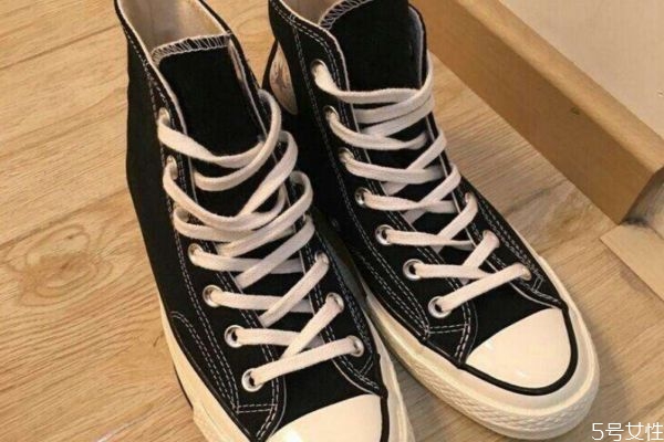 匡威1970s有幾個鞋孔 匡威1970s鞋碼偏大還是偏小 匡威1970s有幾個鞋孔 匡威1970s鞋碼偏大還是偏小