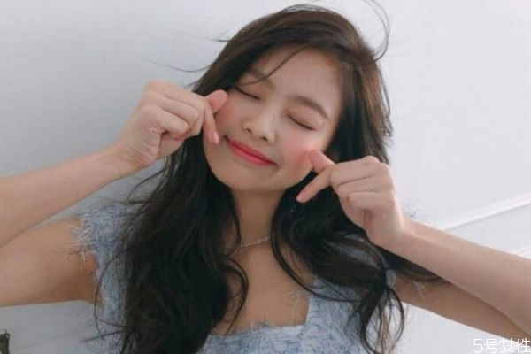 混油和油皮的區(qū)別是什么 夏天油皮冬天干皮是什么皮膚 混油和油皮的區(qū)別是什么 夏天油皮冬天干皮是什么皮膚