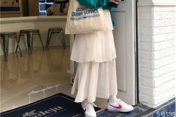 蛋糕裙配什么鞋子 蛋糕裙怎么搭配鞋子 蛋糕裙配什么鞋子 蛋糕裙怎么搭配鞋子