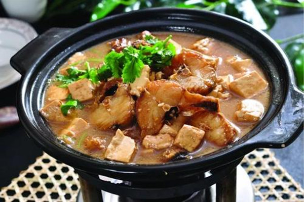 鱈魚(yú)燉豆腐怎么做 鱈魚(yú)燉豆腐的做法 鱈魚(yú)燉豆腐怎么做 鱈魚(yú)燉豆腐的做法