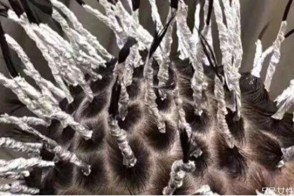 錫紙燙后多久洗頭 錫紙燙洗頭洗多了會不會變回原樣 錫紙燙后多久洗頭 錫紙燙洗頭洗多了會不會變回原樣