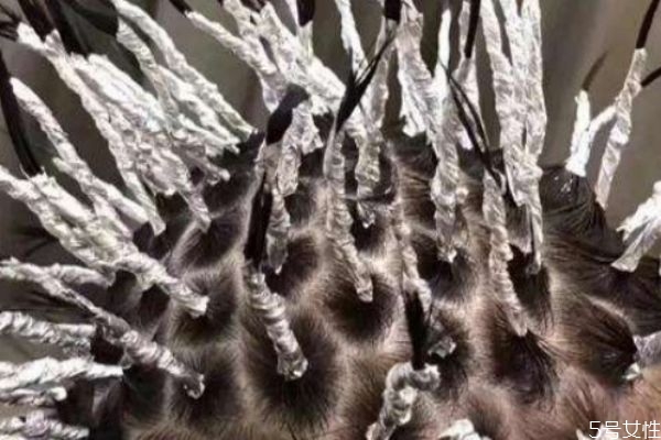 錫紙燙可以軟化回來嗎 軟化后多久可以再燙發(fā) 錫紙燙可以軟化回來嗎 軟化后多久可以再燙發(fā)