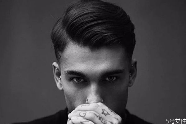 男生發(fā)型兩邊打薄和掏空區(qū)別 2020男士最流行發(fā)型 男生發(fā)型兩邊打薄和掏空區(qū)別 2020男士最流行發(fā)型