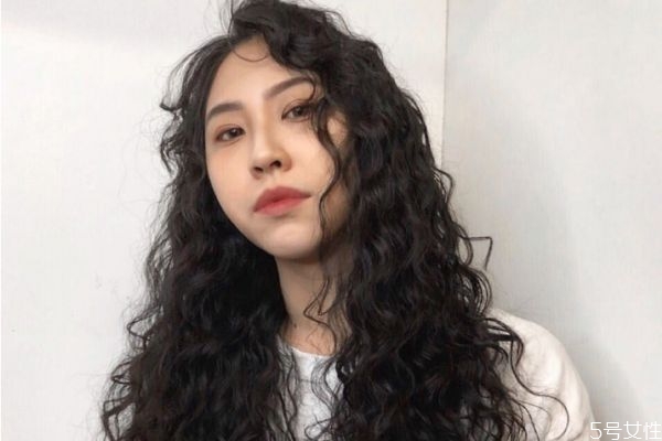 燙的羊毛卷怎么打理 燙了羊毛卷怎么打理 燙的羊毛卷怎么打理 燙了羊毛卷怎么打理