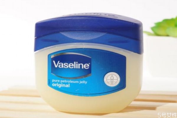 什么是凡士林晶凍 凡士林晶凍的作用 什么是凡士林晶凍 凡士林晶凍的作用