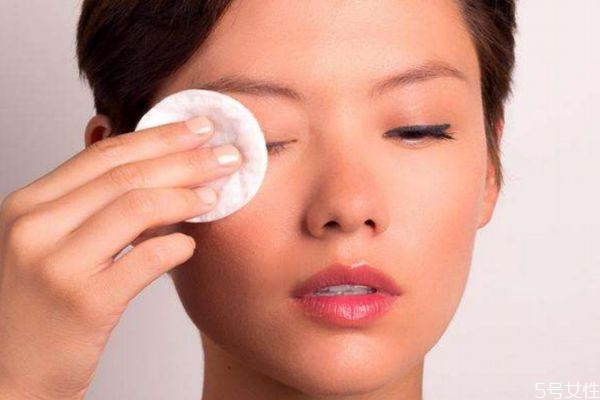 卸眼妝的方法 如何正確卸眼妝 卸眼妝的方法 如何正確卸眼妝