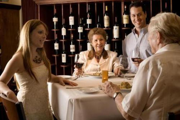 見家長怎樣能留下好印象 見家長留個(gè)家長好印象的方法 見家長怎樣能留下好印象 見家長留個(gè)家長好印象的方法