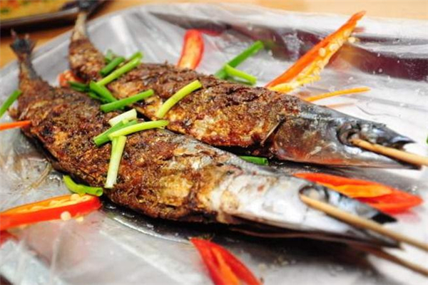 秋刀魚內臟可以吃嗎 秋刀魚怎么腌好吃 秋刀魚內臟可以吃嗎 秋刀魚怎么腌好吃