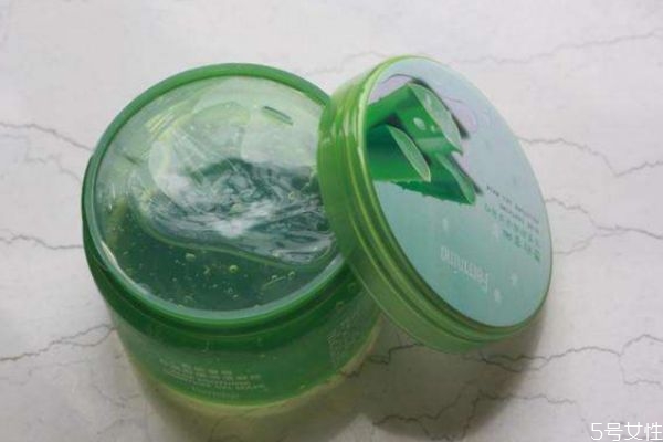 擦蘆薈膠為什么會脫皮 擦蘆薈膠脫皮的原因 擦蘆薈膠為什么會脫皮 擦蘆薈膠脫皮的原因