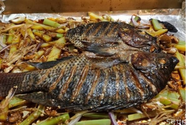 烤箱怎么做烤魚(yú) 烤箱做烤魚(yú)的方法 烤箱怎么做烤魚(yú) 烤箱做烤魚(yú)的方法