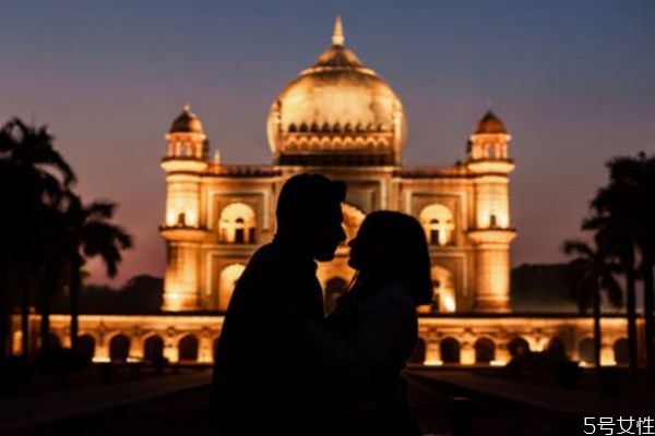 媽寶男的特征 遇到媽寶男的解決方法 媽寶男的特征 遇到媽寶男的解決方法