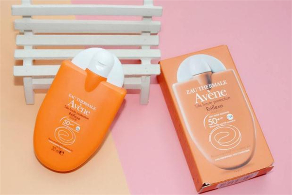 雅漾小金剛防曬霜要卸妝嗎 雅漾小金剛洗面奶洗得掉嗎 雅漾小金剛防曬霜要卸妝嗎 雅漾小金剛洗面奶洗得掉嗎