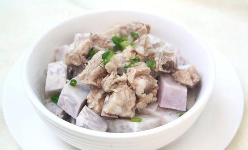 香芋蒸排骨是哪里的菜 香芋蒸排骨怎么做好吃 香芋蒸排骨是哪里的菜 香芋蒸排骨怎么做好吃