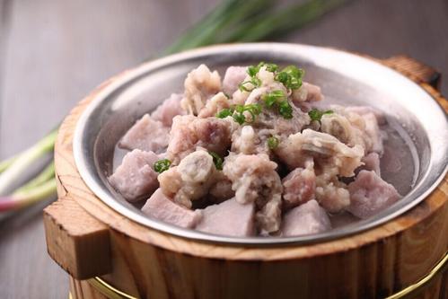 香芋蒸排骨是哪里的菜 香芋蒸排骨怎么做好吃 香芋蒸排骨是哪里的菜 香芋蒸排骨怎么做好吃