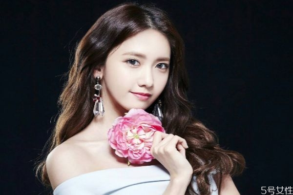 韓式裸妝跟普通的裸妝的區(qū)別 韓式裸妝教程 韓式裸妝跟普通的裸妝的區(qū)別 韓式裸妝教程