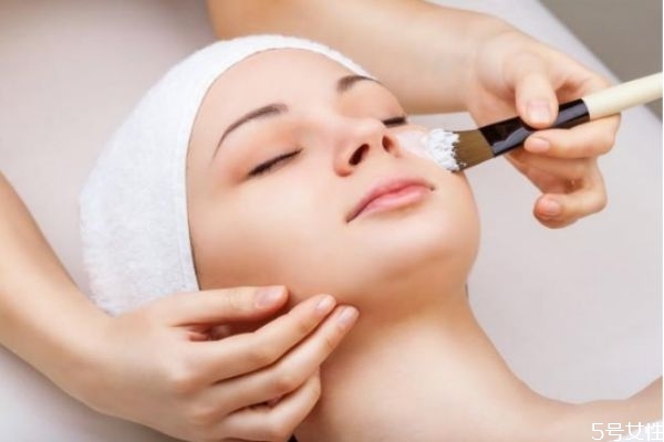 敷完面膜后怎樣正確護膚 為什么敷面膜臉上會有刺痛感 敷完面膜后怎樣正確護膚 為什么敷面膜臉上會有刺痛感
