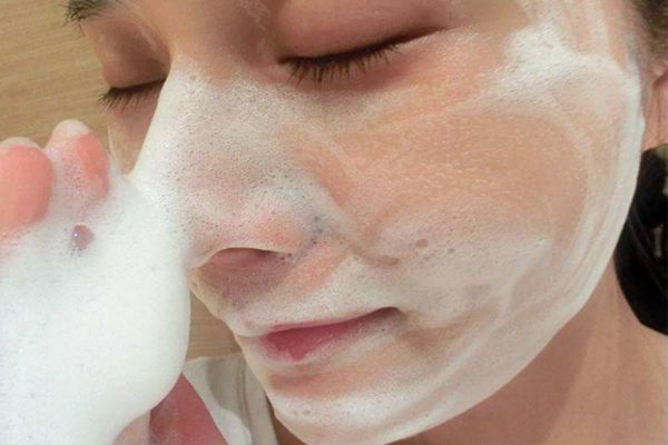 學(xué)生黨應(yīng)該怎么去黑頭 學(xué)生黨去黑頭的方法 學(xué)生黨應(yīng)該怎么去黑頭 學(xué)生黨去黑頭的方法