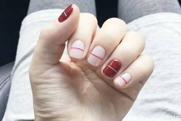 美甲底膠涂幾遍 甲油膠怎么保持長(zhǎng)久 美甲底膠涂幾遍 甲油膠怎么保持長(zhǎng)久