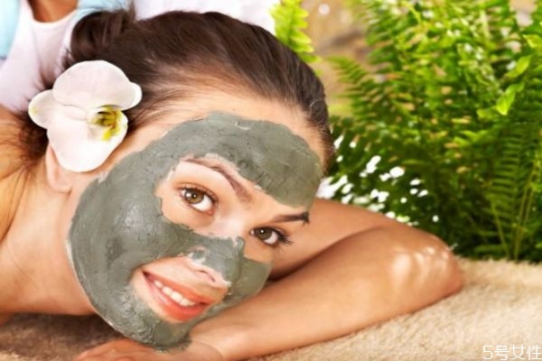 痘痘嚴重的時候可以敷面膜嗎 敷面膜刺痛泛紅原因 痘痘嚴重的時候可以敷面膜嗎 敷面膜刺痛泛紅原因