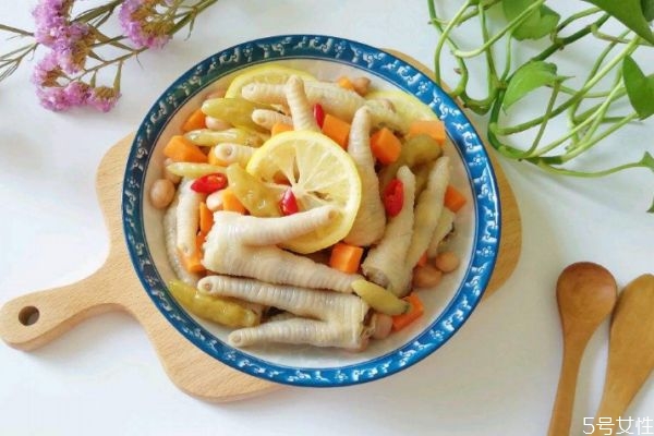 檸檬雞爪怎么做好吃 檸檬雞爪的美味做法 檸檬雞爪怎么做好吃 檸檬雞爪的美味做法